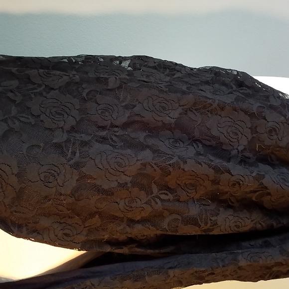 EXPRESS BLACK ROSE LACE INFINITY SCARF - Picture 2 of 6